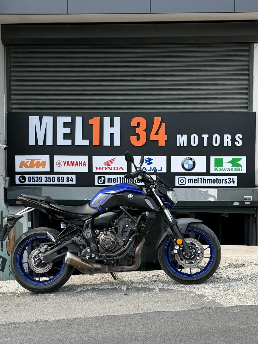 Mel1h Motors 34 Beylikdüzü ve Esenyurt motosiklet servisi dış tabela ve girişi