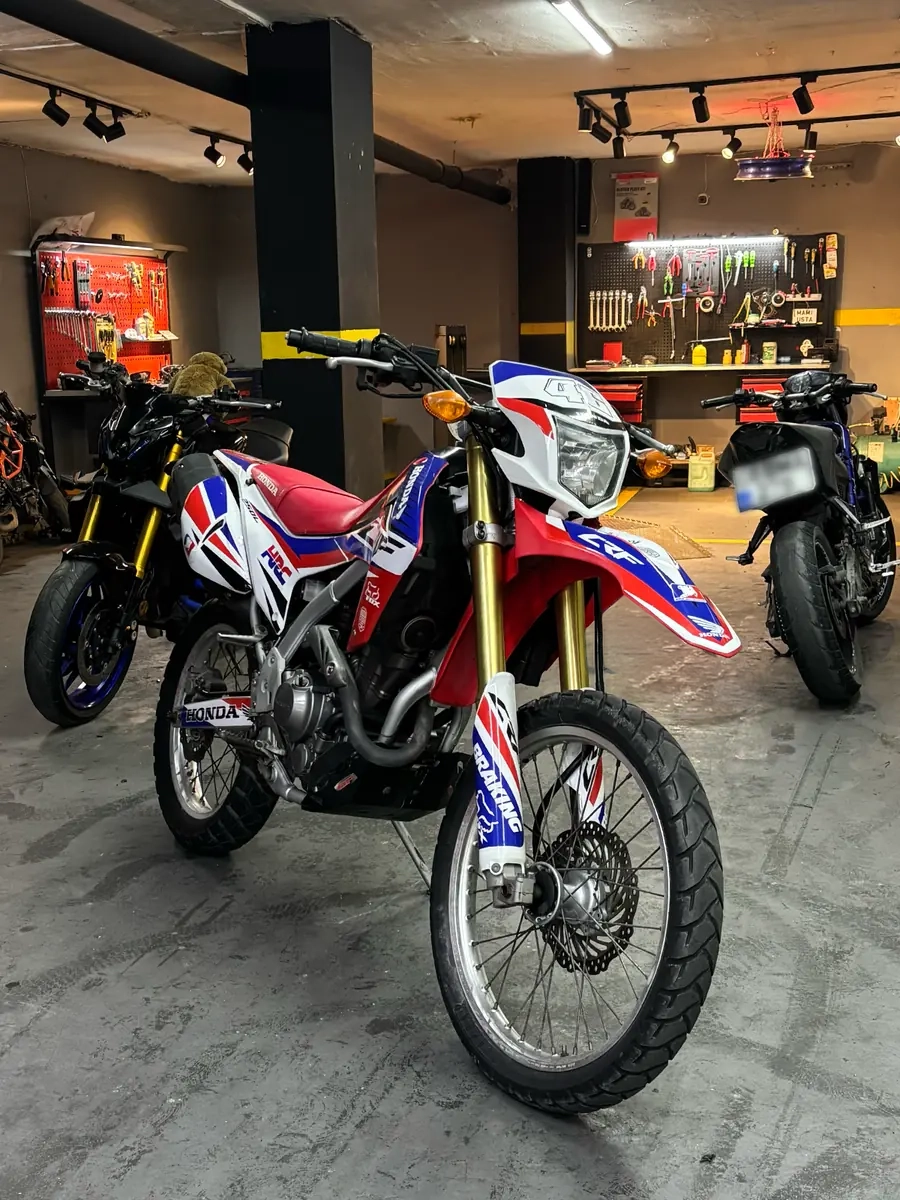 Motosiklet ön takım, amortisör ve fren sistemi tamiri